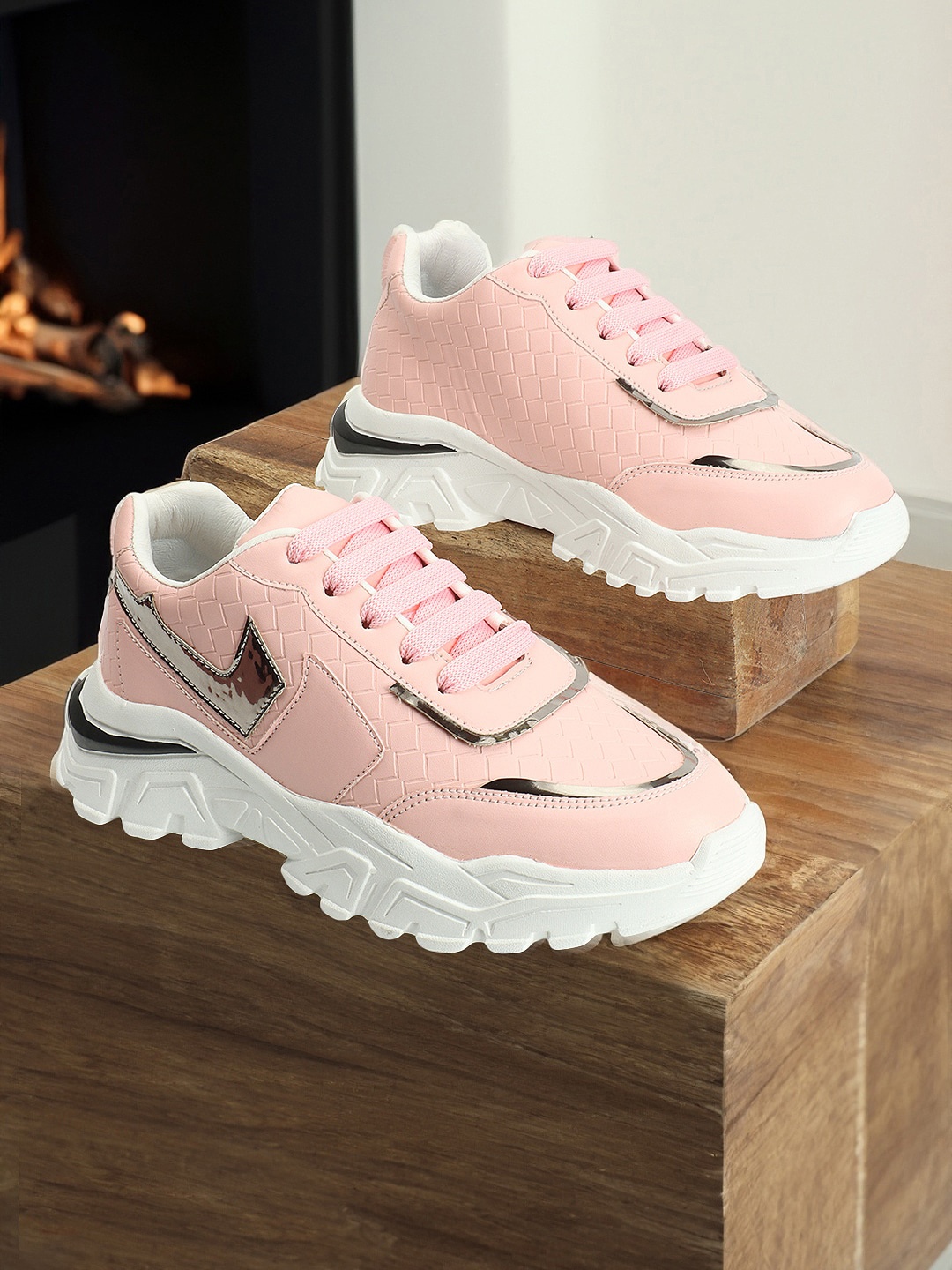 

KRAASA Women Jazzy 1.0 Textured Comfort Insole Sneakers, Pink
