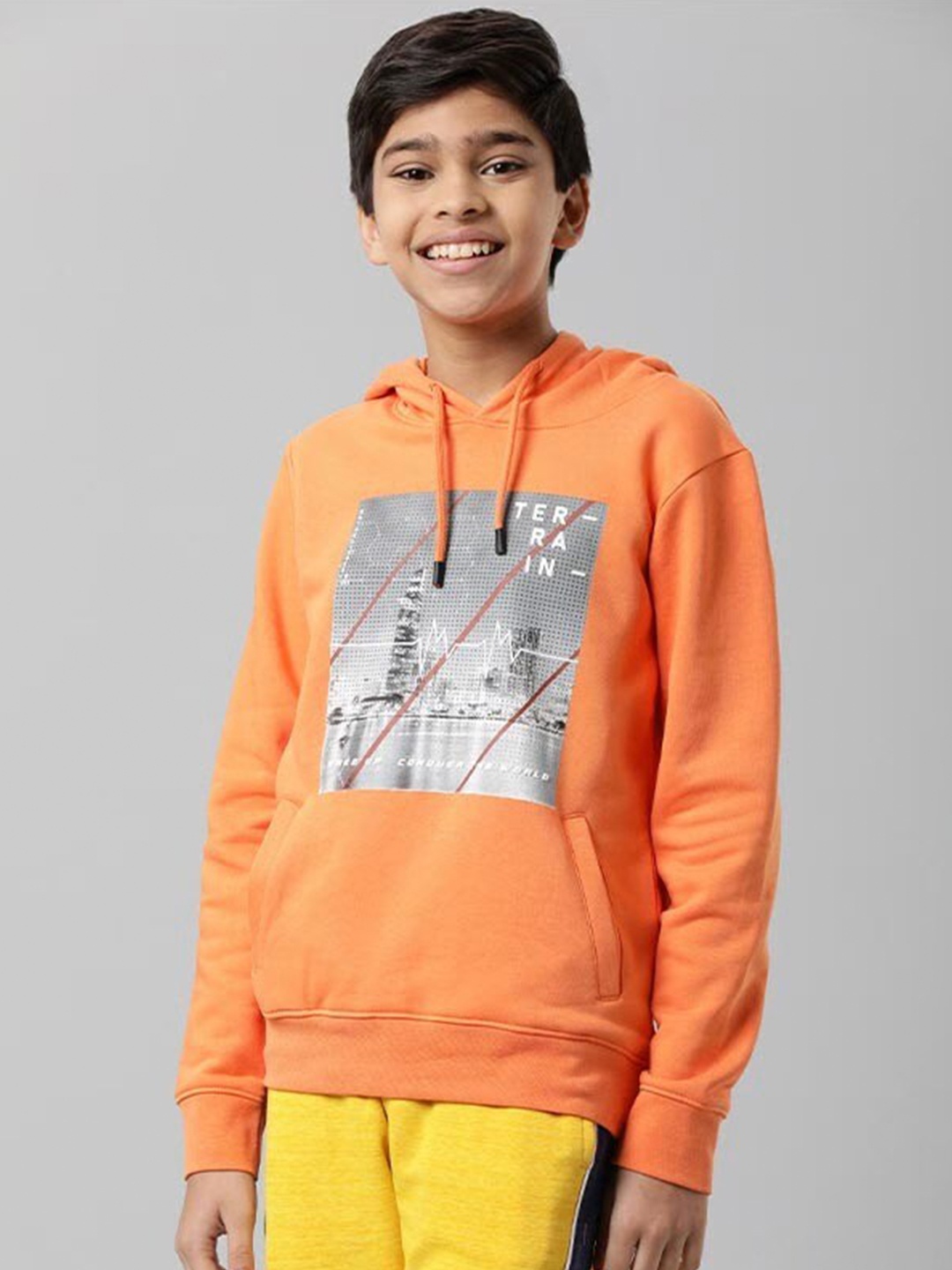 

Indian Terrain Boys Graphic Printed Hooded Pullover, Peach