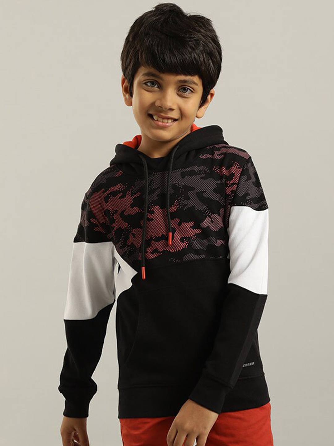 

Indian Terrain Boys Hooded Graphic Printed Pullover, Black
