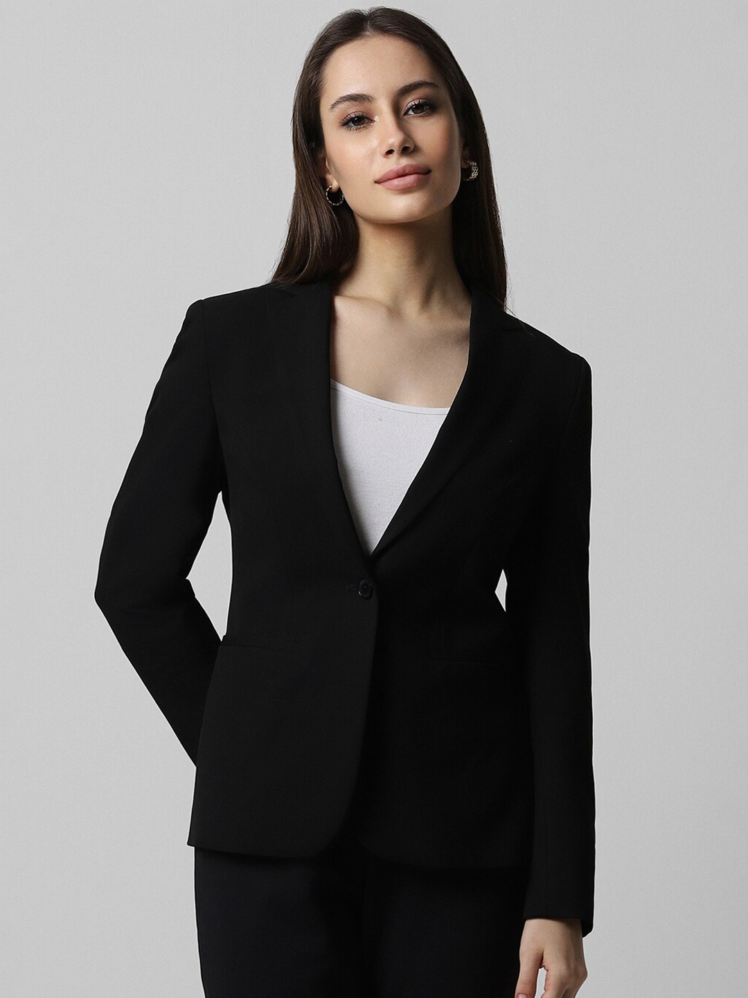 

Van Heusen Woman Notched Lapel Long Sleeves Regular Fit Single Breasted Blazer, Black