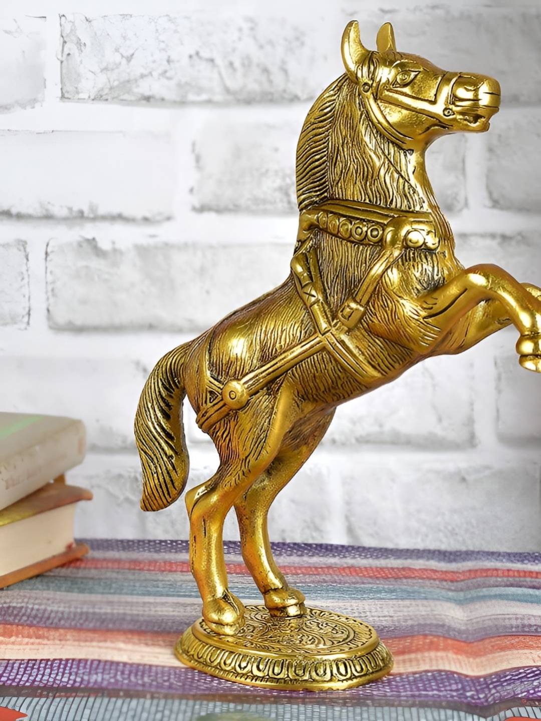 

INTERNATIONAL GIFT Gold Toned Horse Polish Showpiece