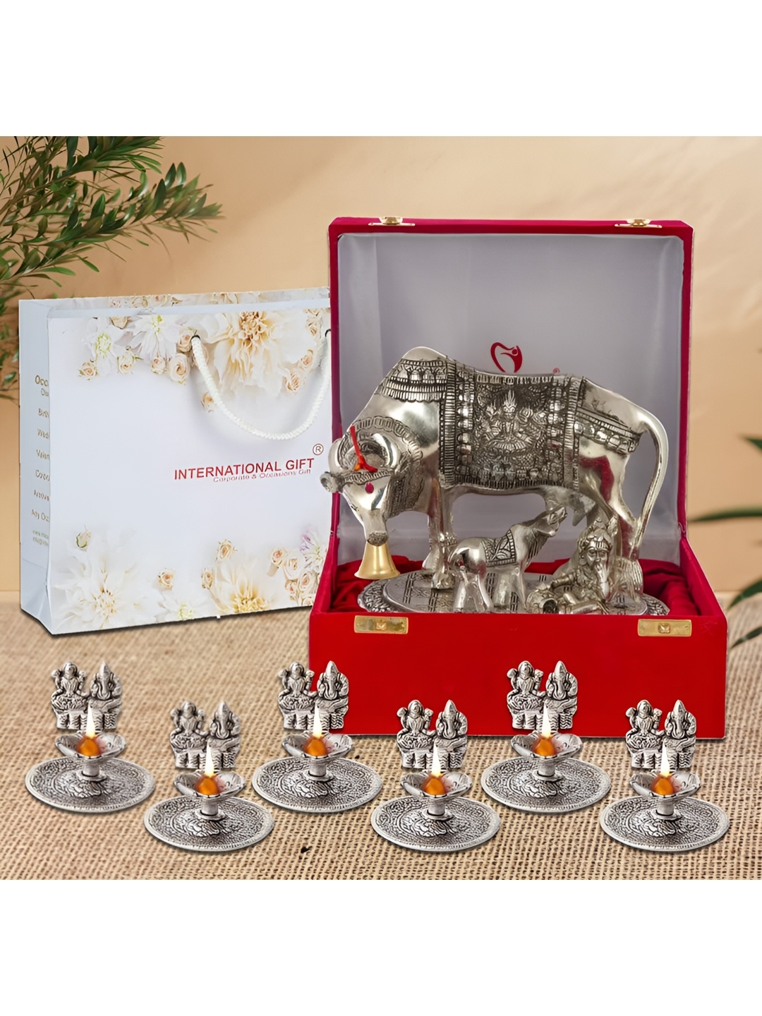 

INTERNATIONAL GIFT Silver 7 Pieces Textured Home Gift Set
