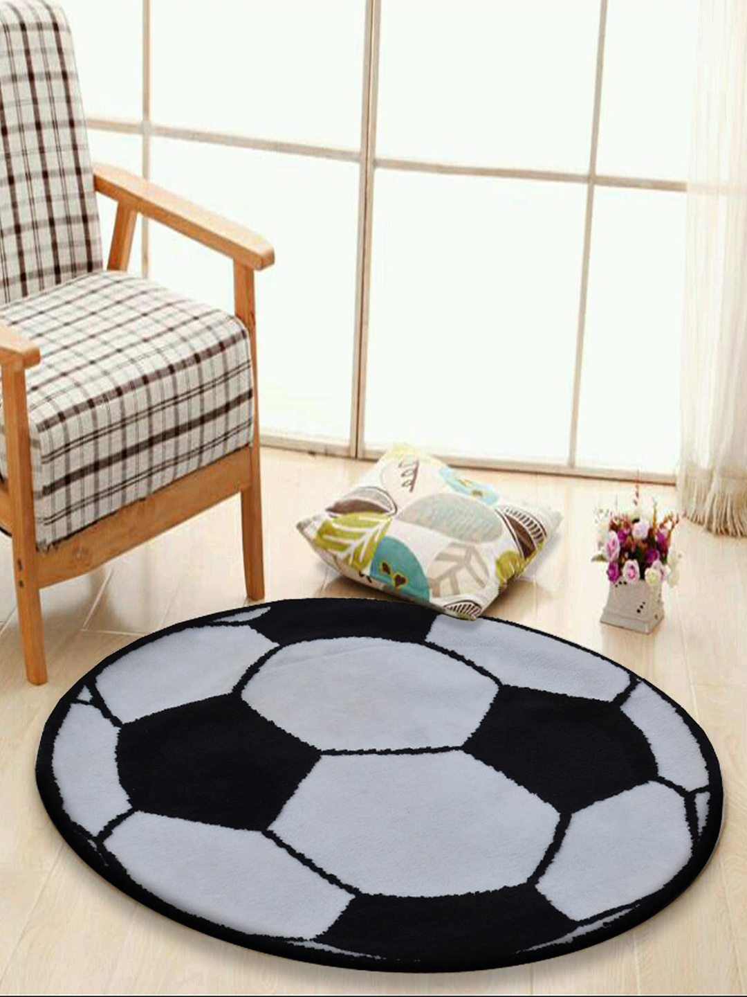 

PRESTO Black Geometric Round Carpets