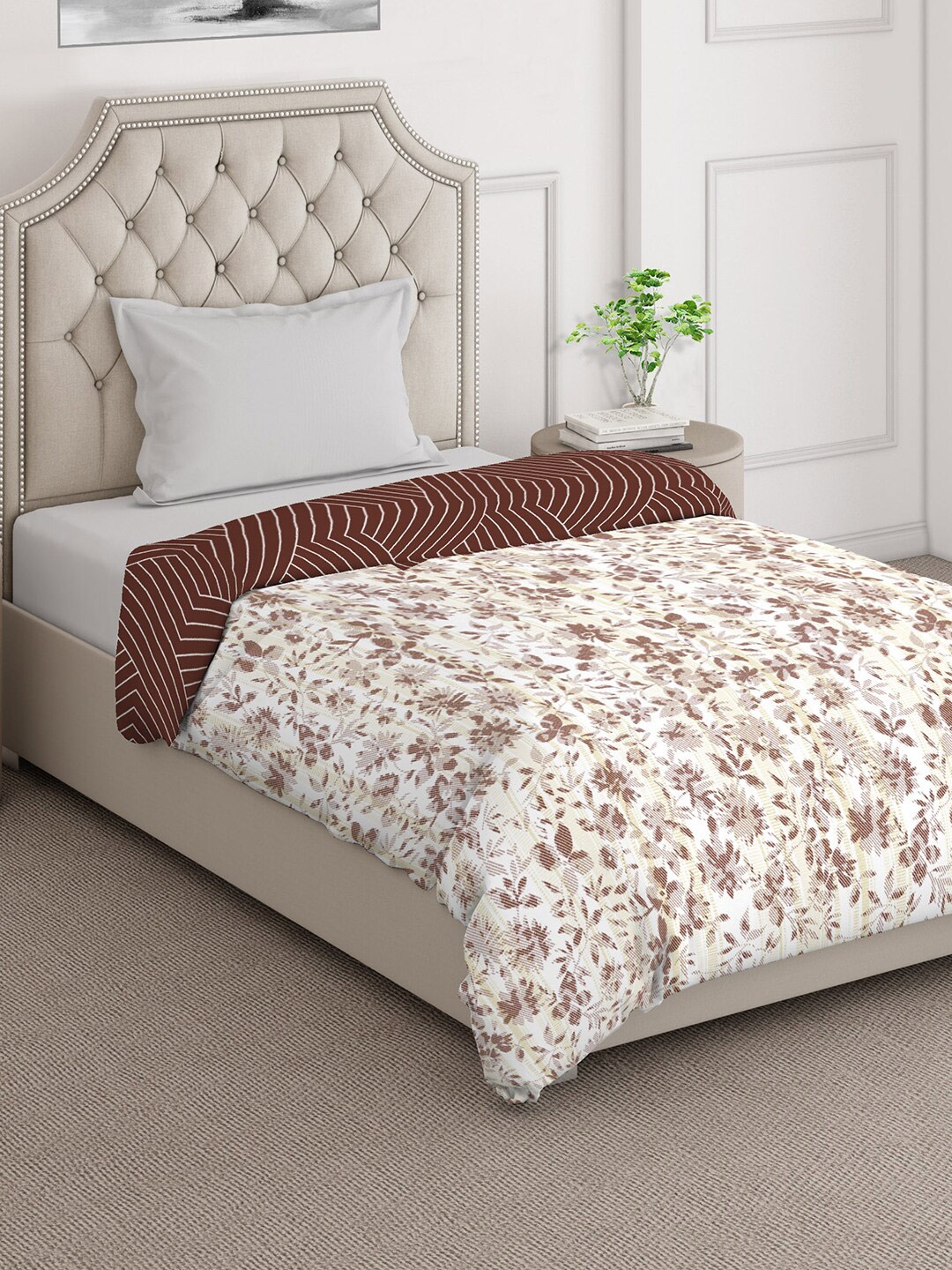 

Layers Illuminating Brown& White Floral Cotton Mild Winter 120 GSM Single Bed Comforter