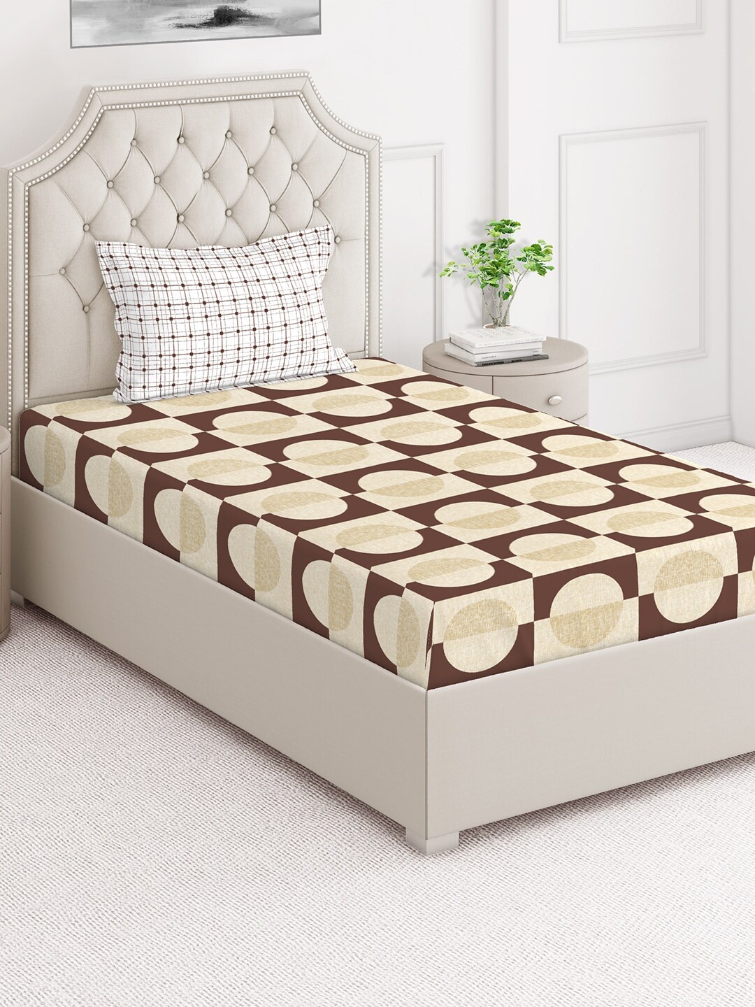 

Layers Illuminating Homes Brown Geometric 152 TC Single Bedsheet with Pillow Cover