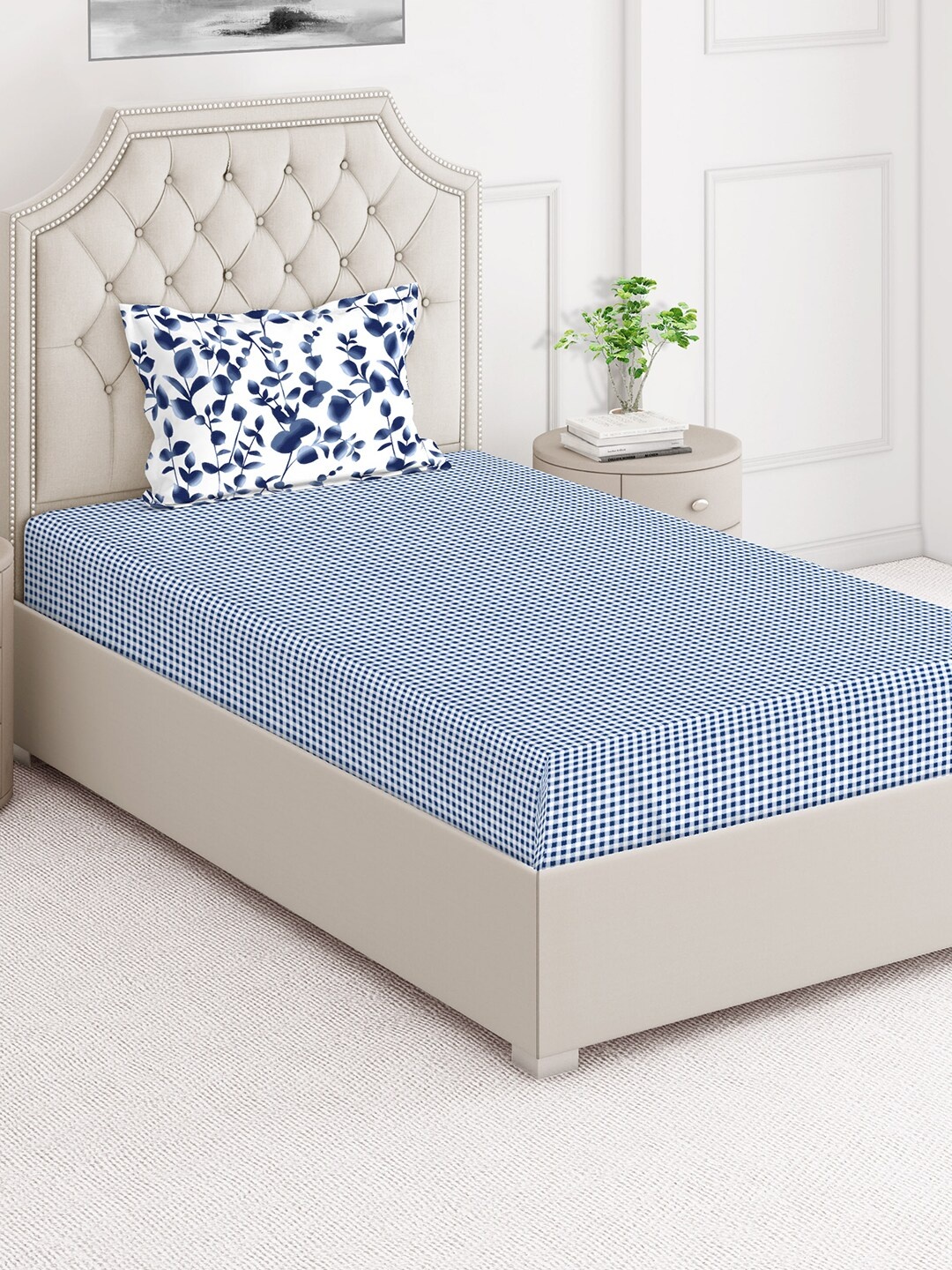 

Layers Illuminating Homes Blue Geometric 152 TC Single Bedsheet with Pillow Cover