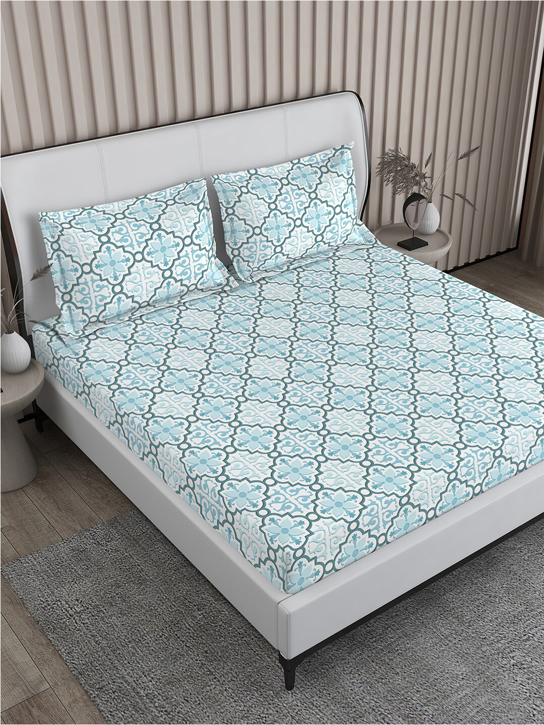 

Boutique Living India Blue Ethnic Motifs 220 TC King Bedsheet With 2 Pillow Covers