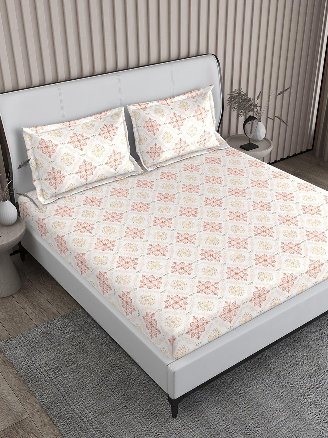 

Boutique Living India Baltic Red Ethnic Motifs 220 TC King Bedsheet with 2 Pillow Covers