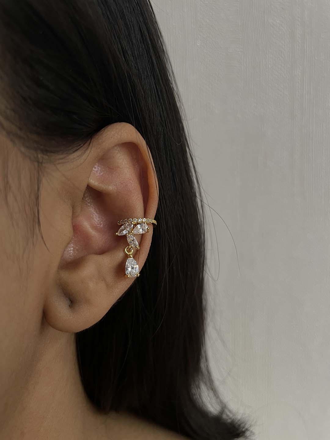 

ISHKAARA Gold-Plated Contemporary Ear Cuff