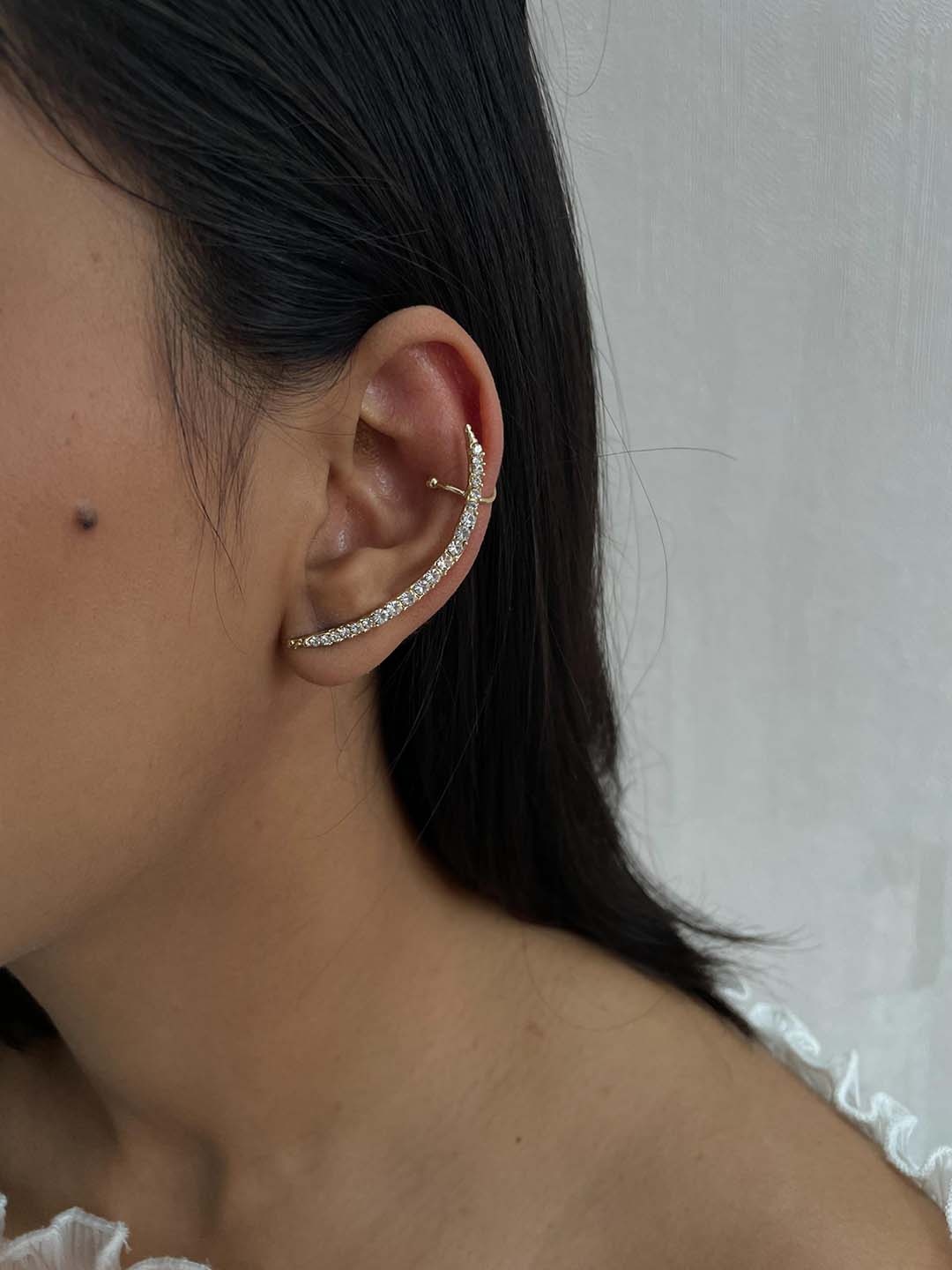 

ISHKAARA Stone Studded Contemporary Ear Cuff, Gold