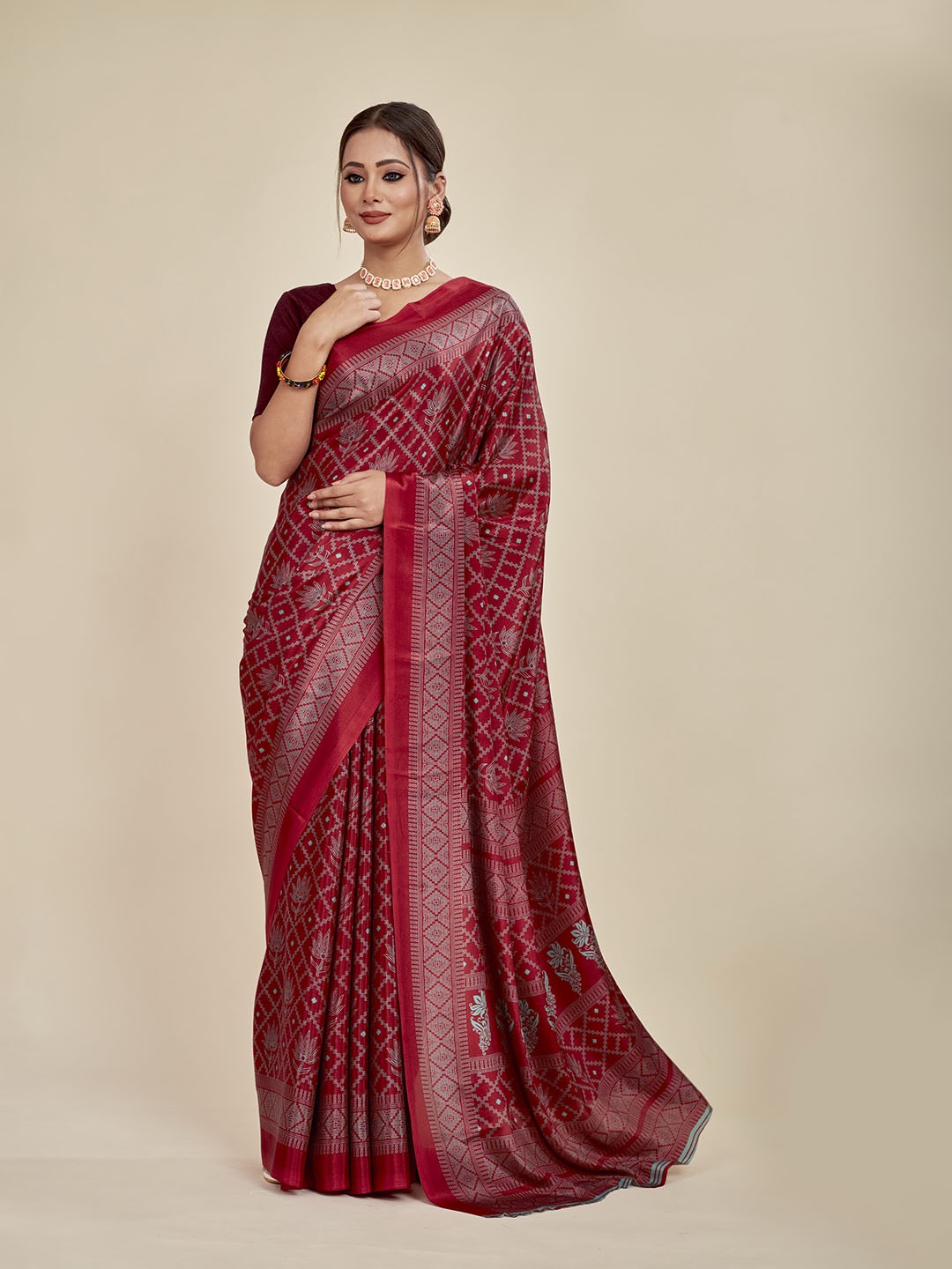 

MAHALASA Ethnic Motifs Printed Saree, Magenta