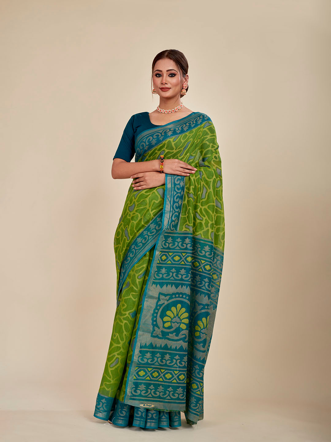 

MAHALASA Floral Woven Design Pure Cotton Saree, Green