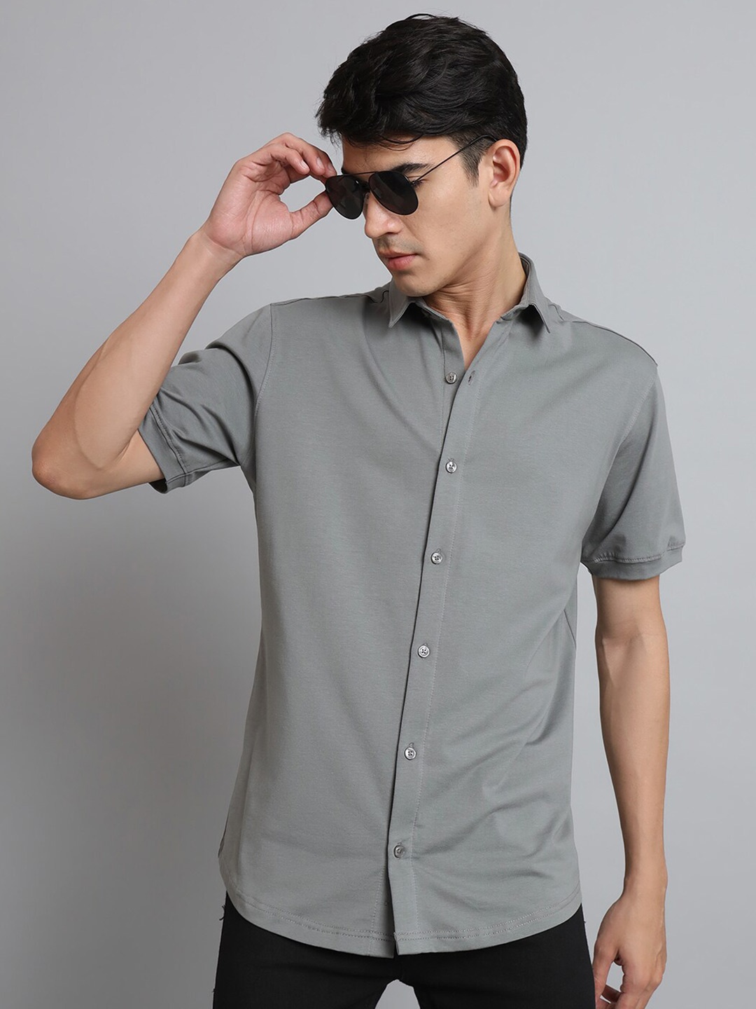 

WEARDUDS Premium Slim Fit Short Sleeves Casual Shirt, Grey