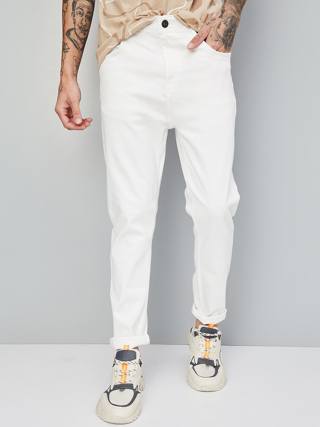 

max Men Mid-Rise Clean Look Stretchable Jeans, White