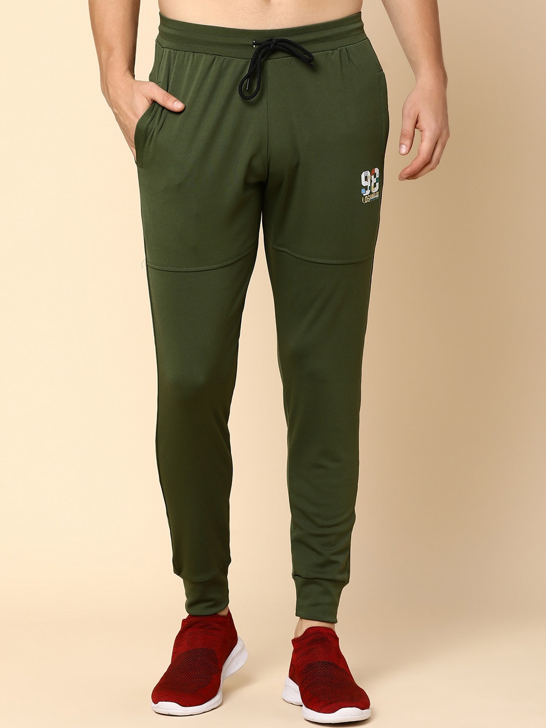 

V-Mart Men Mid-Rise Straight Fit Track Pant, Green