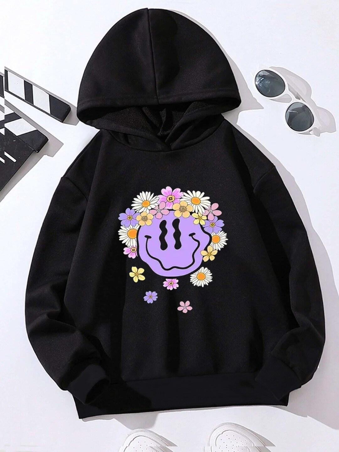 

StyleCast Girls Black Graphic Printed Hooded Sweatshirt
