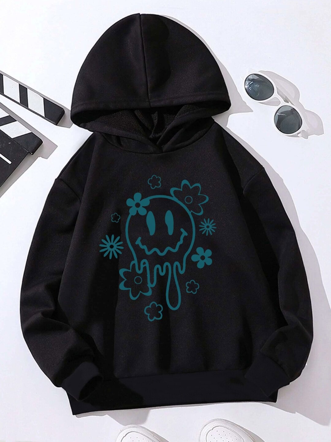 

StyleCast Girls Black Graphic Printed Hooded Sweatshirt