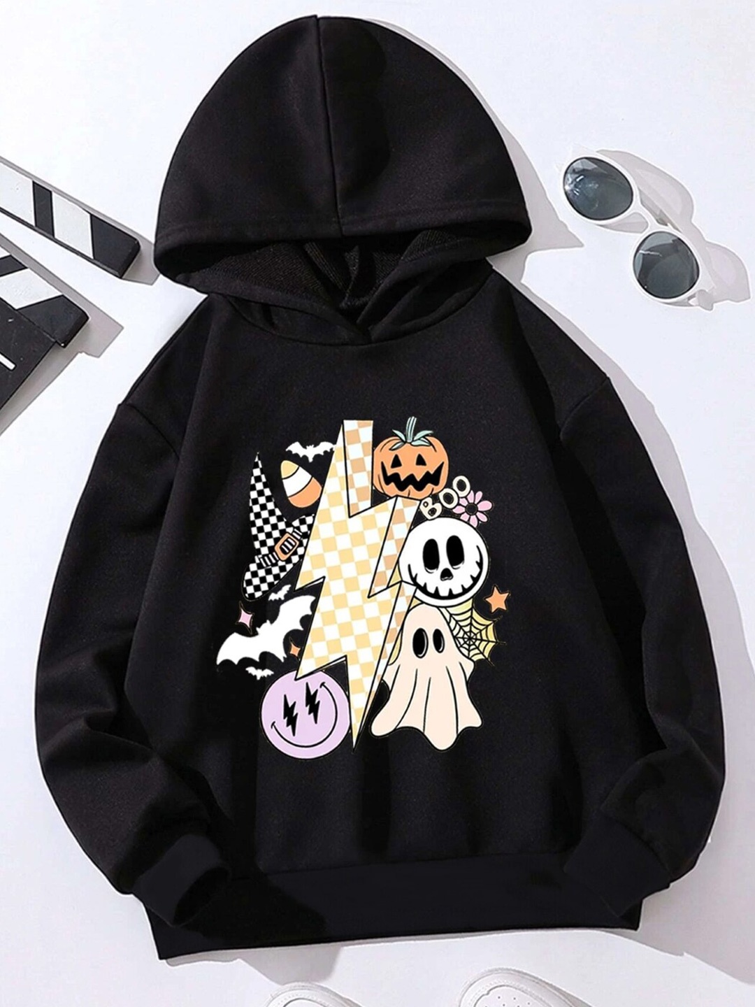 

StyleCast Girls Black Graphic Printed Hooded Sweatshirt