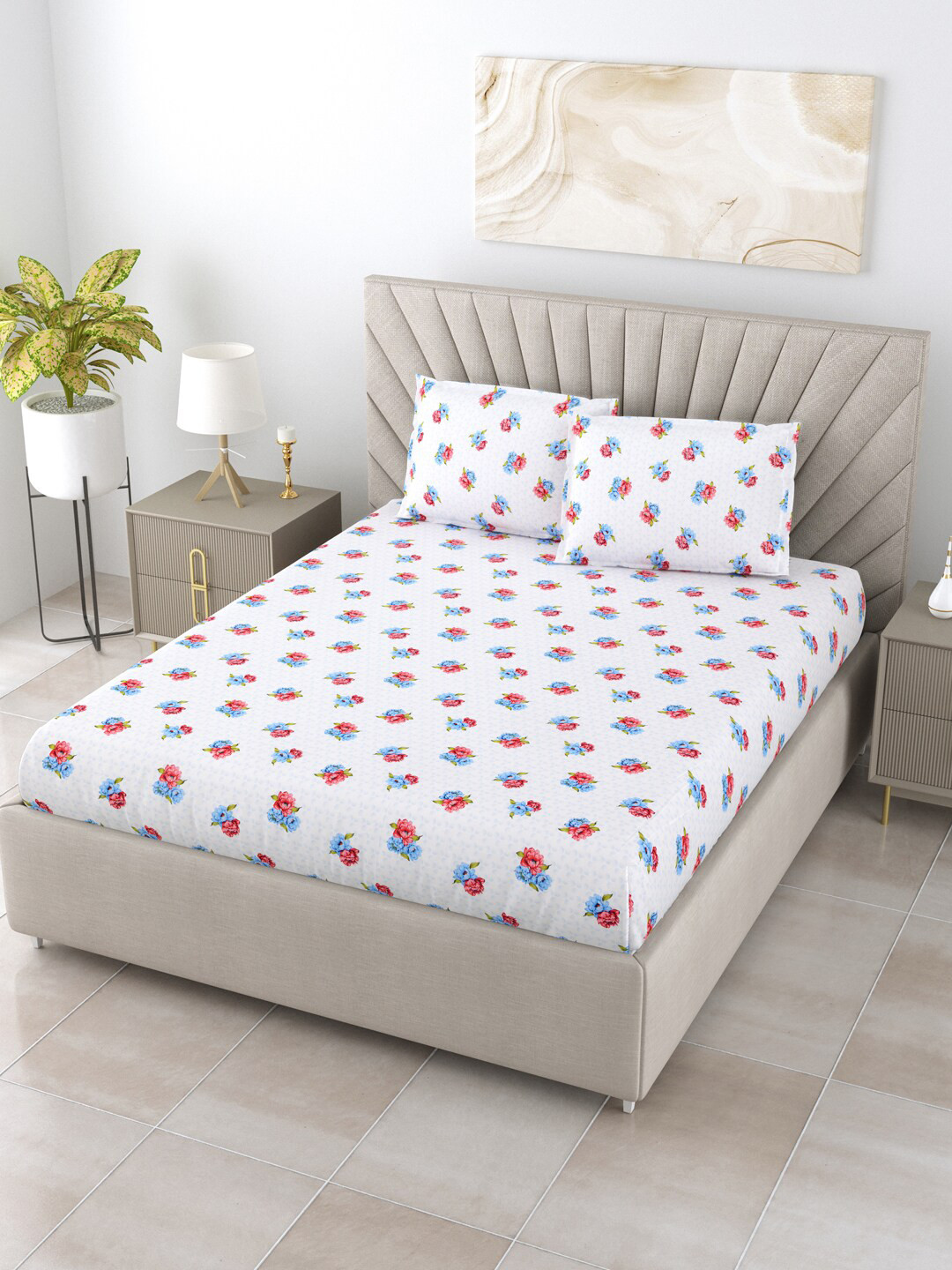 

BOMBAY DYEING Vintage Red Floral Cotton 180 TC King Bedsheet with 2 Pillow Covers
