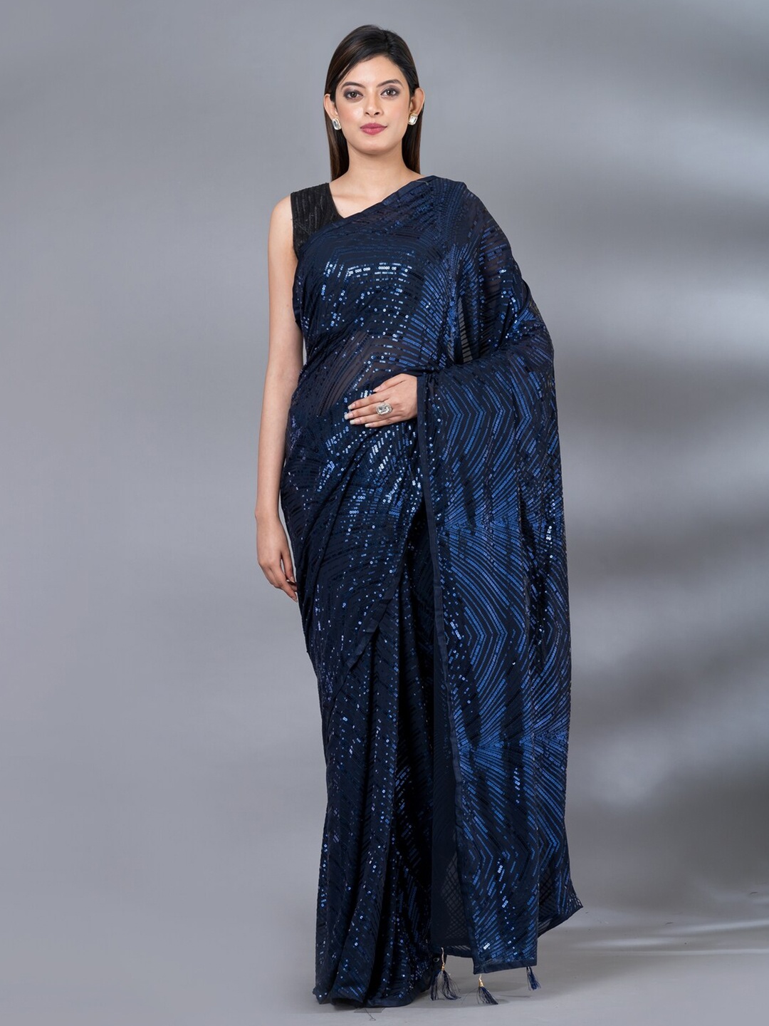 

MAHALASA Embellished Embroidered Saree, Navy blue