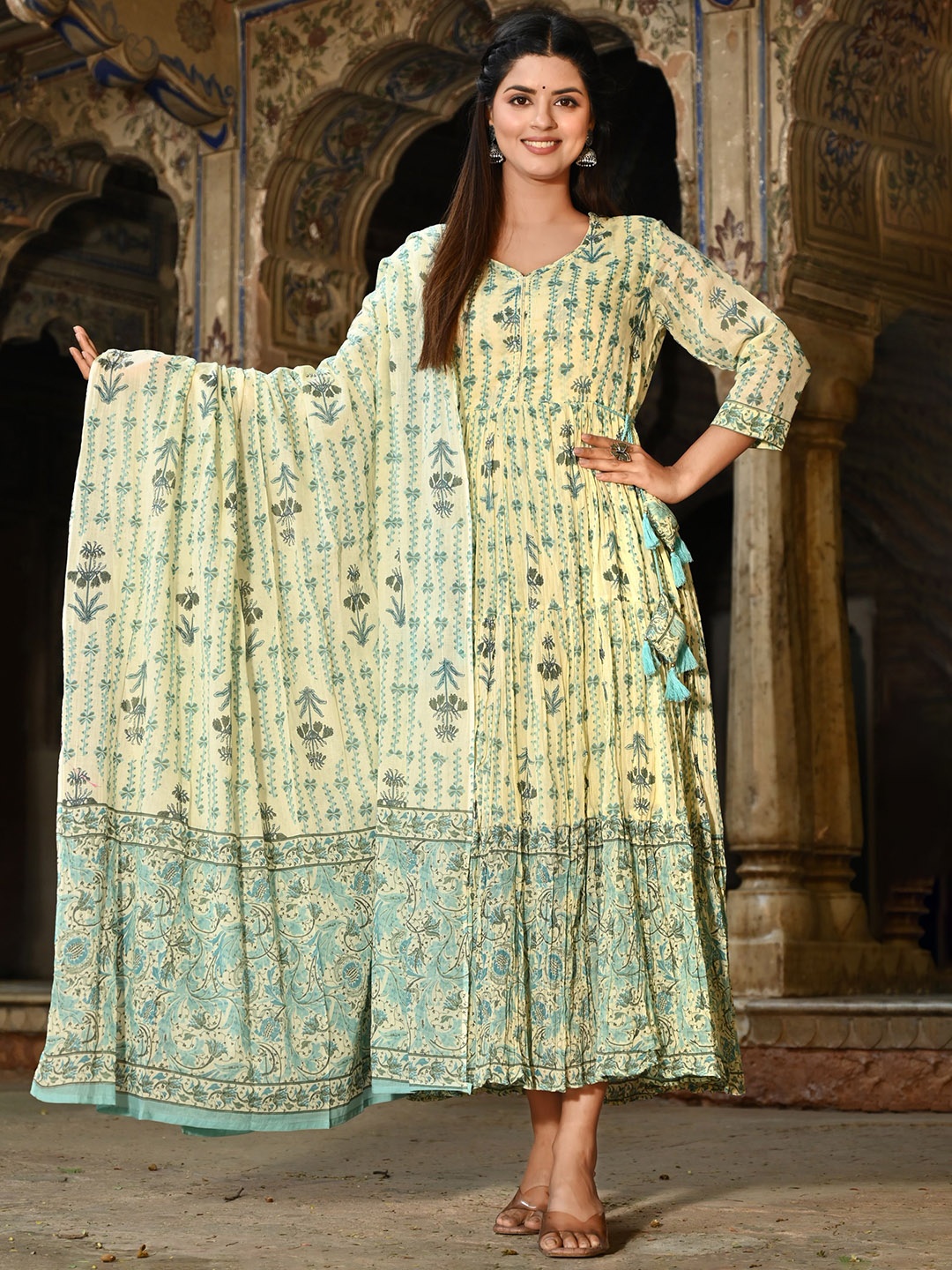 

ZARI Floral Printed Cotton Fit & Flare Ethnic Dresses With Dupatta, Green