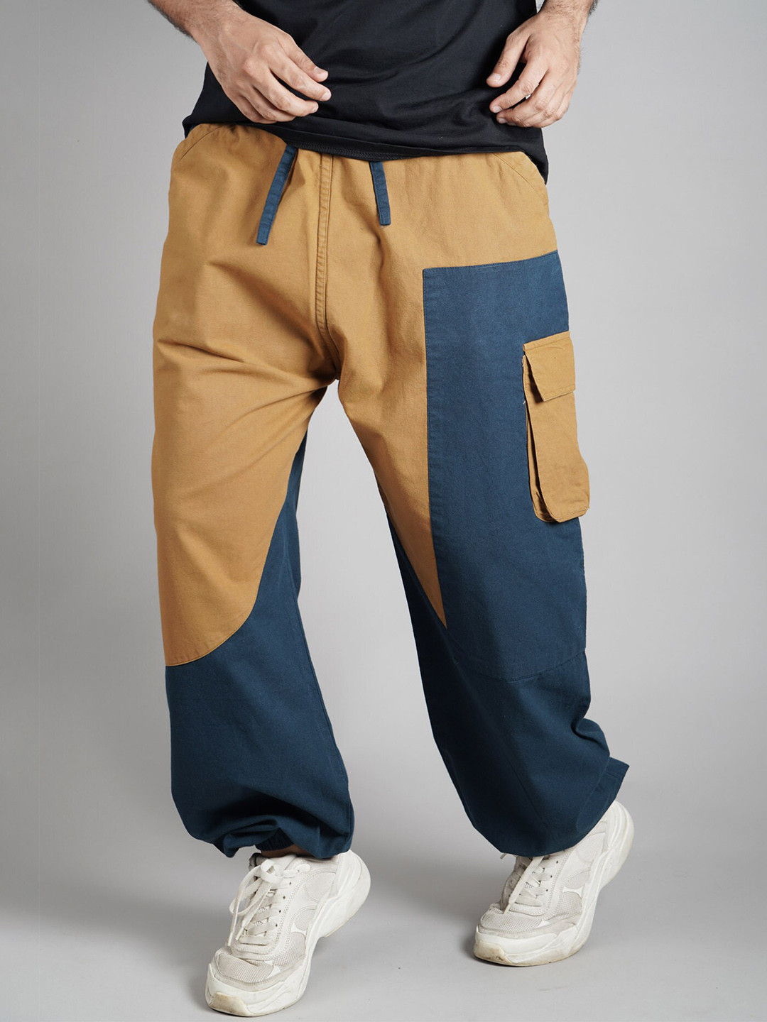 

BOMBAY TROOPER Loose-Fit Pure Cotton Track Pant, Tan