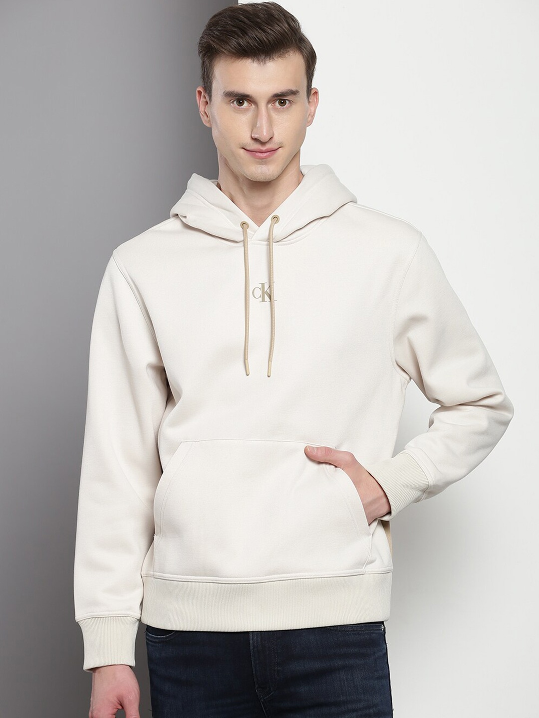 

Calvin Klein Jeans Colorblocked Hooded Pullover, White