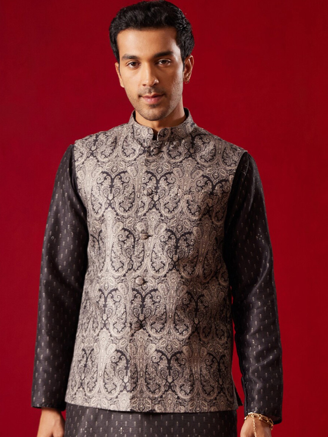 

VASTRAMAY Paisely Printed Woven Nehru Jacket, Black