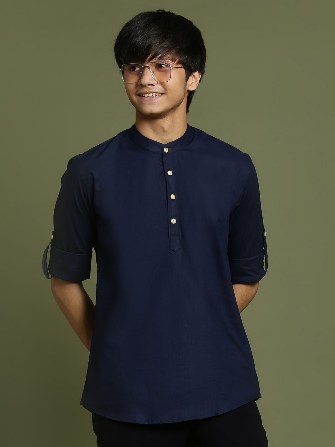 

VASTRAMAY Boys Band Collar Roll-Up Sleeves Straight Kurta, Navy blue