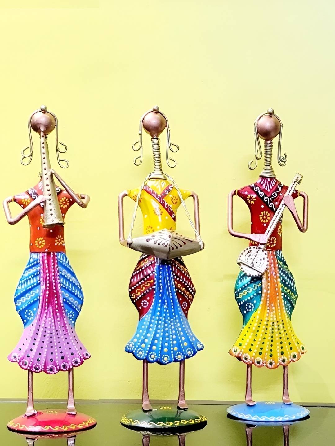 

Kittens Red & Yellow 3 Pieces Metal Figurine Large Showpiece