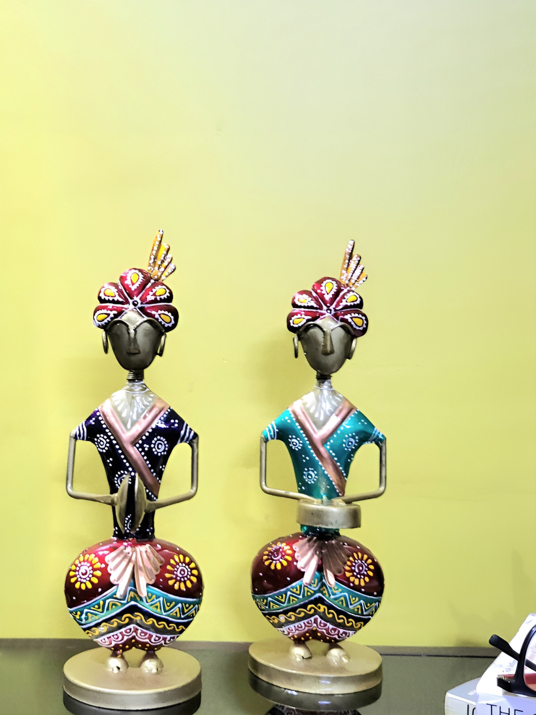 

Kittens Red & Green 2 Pieces Rajasthani Metal Figurine Showpieces