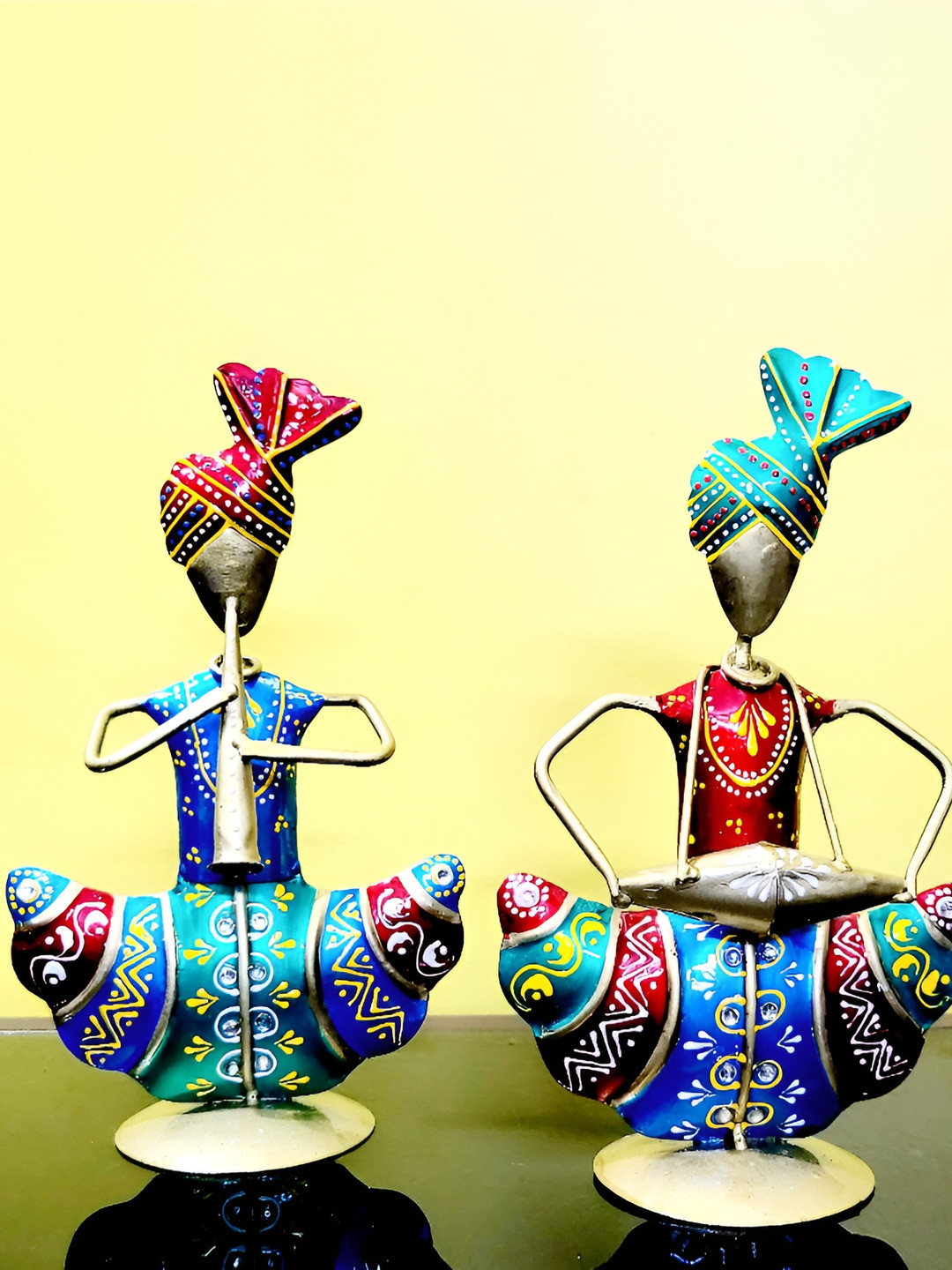 

Kittens Red & Blue 2 Pieces Rajasthani Metal Figurine Showpieces