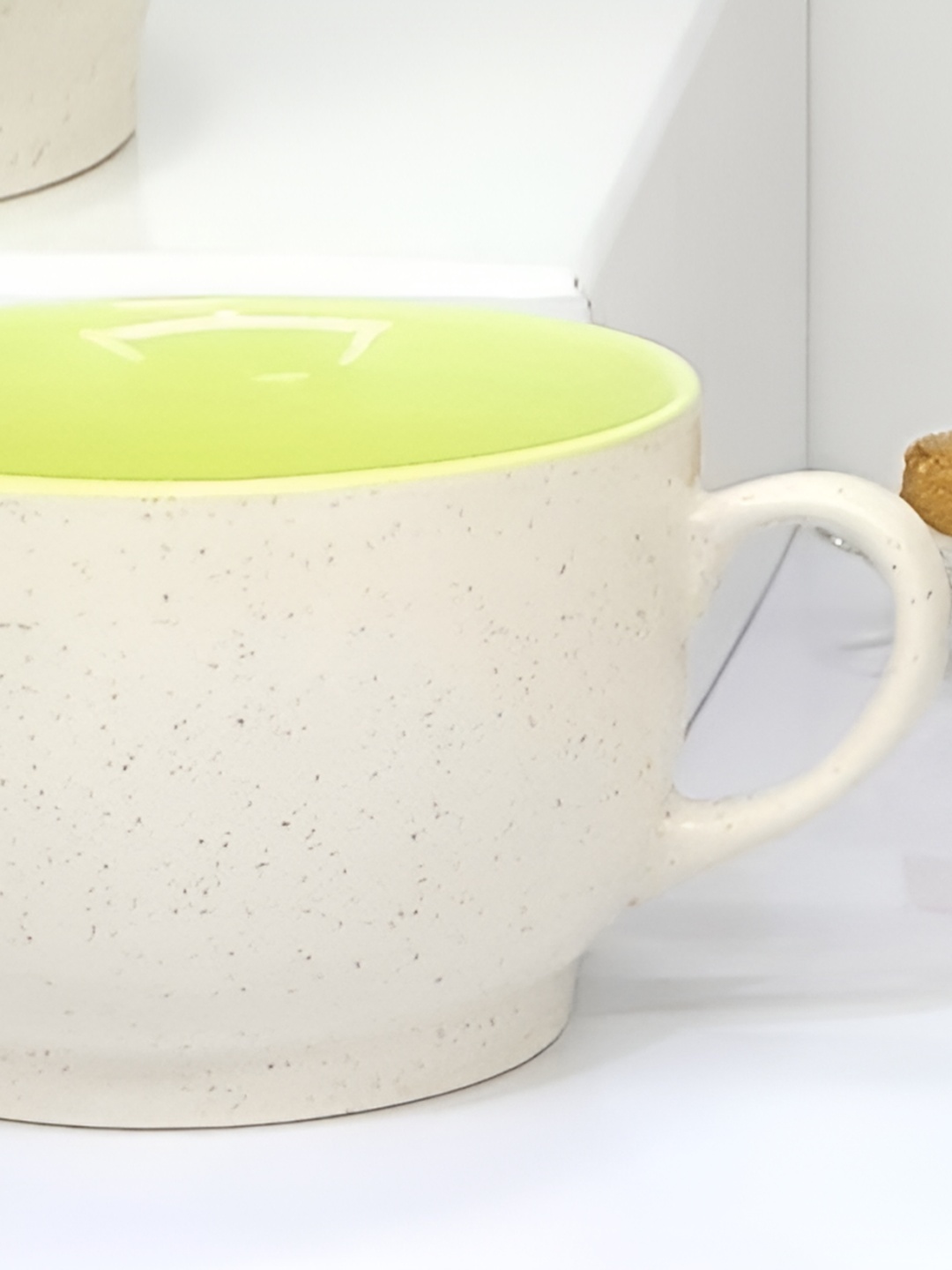 

Kittens White & Yellow Textured Ceramic Glossy Mug 375ml