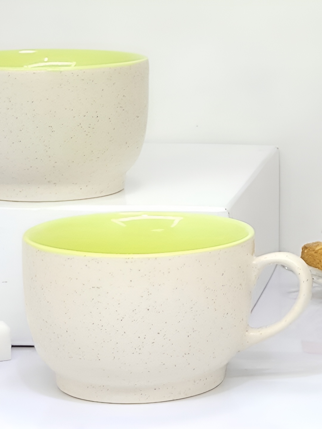 

Kittens White & Yellow 2 Pieces Textured Ceramic Glossy Mugs 375ml