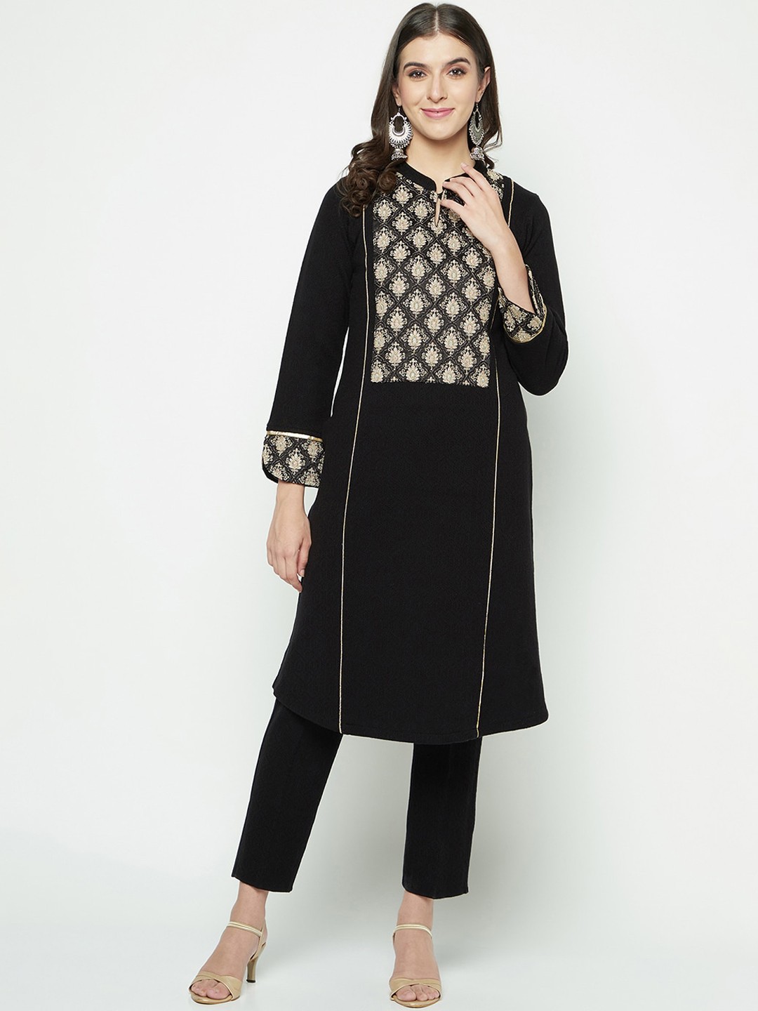 

Knitstudio Ethnic Motifs Yoke Design Knitted Kurta With Trousers, Black