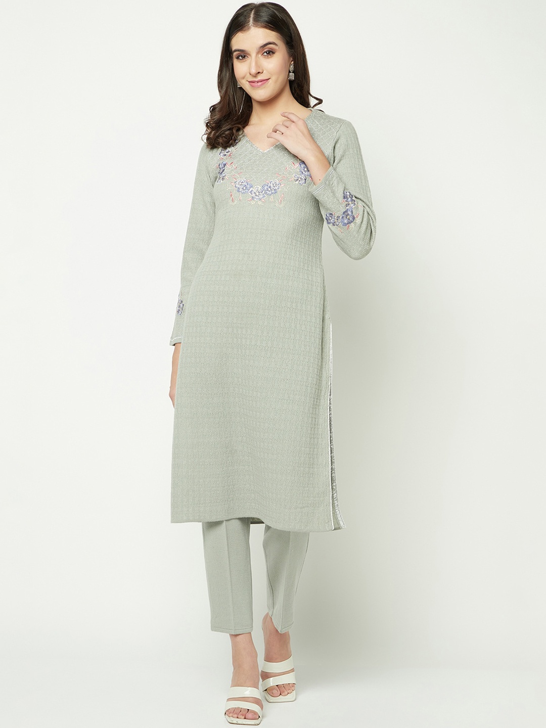 

Knitstudio Floral Yoke Design Thread Work Jacquard Weave Kurta With Trousers, Green