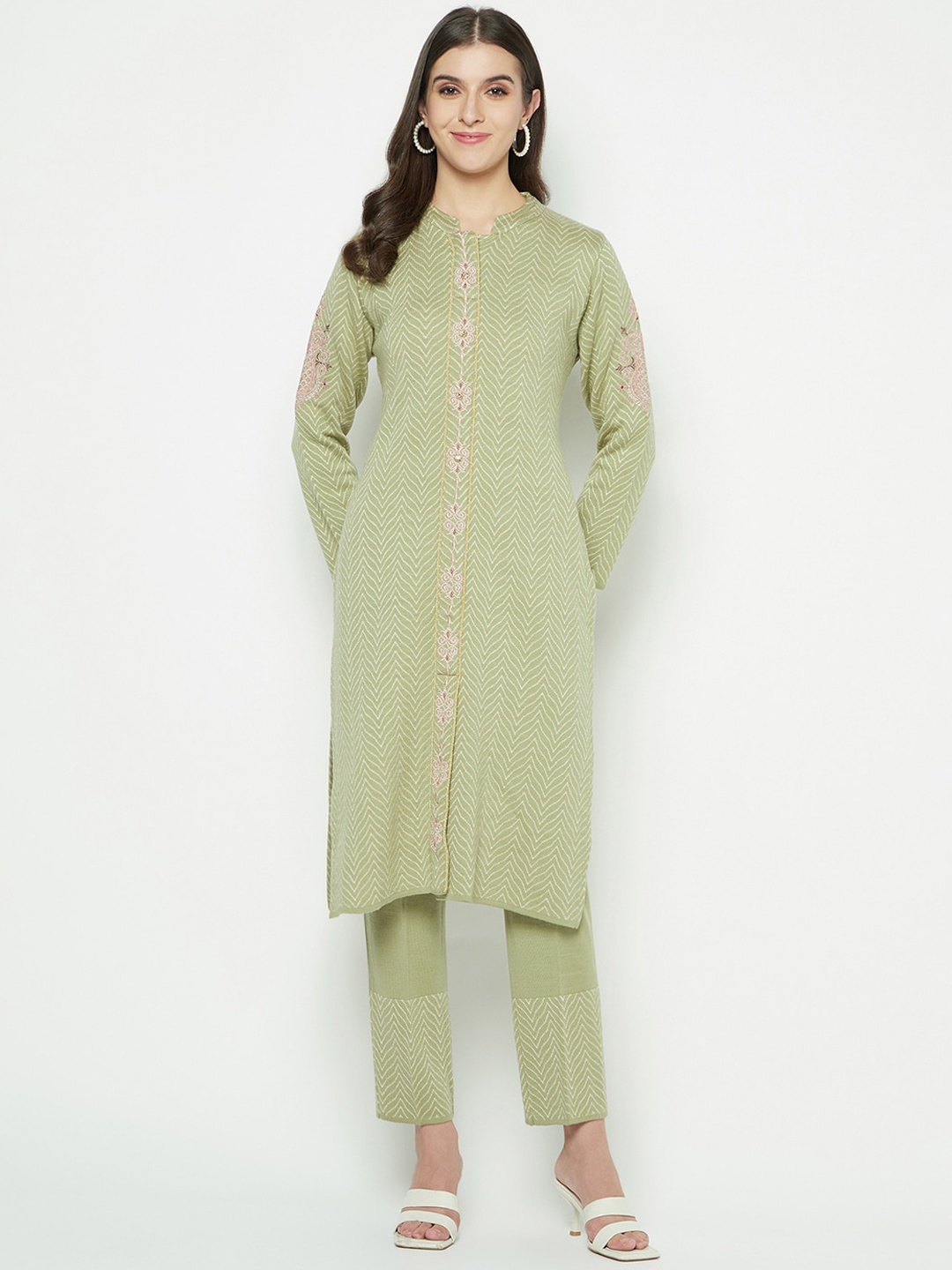 

Knitstudio Chevron Self Design Kniited Straight Kurta with Trousers, Green