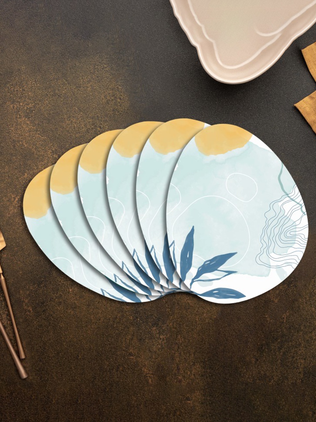 

SPACE OF JOY Spiral Charm 6 Pcs Blue & White Printed Anti-Slip Egg Shaped Table Placemats