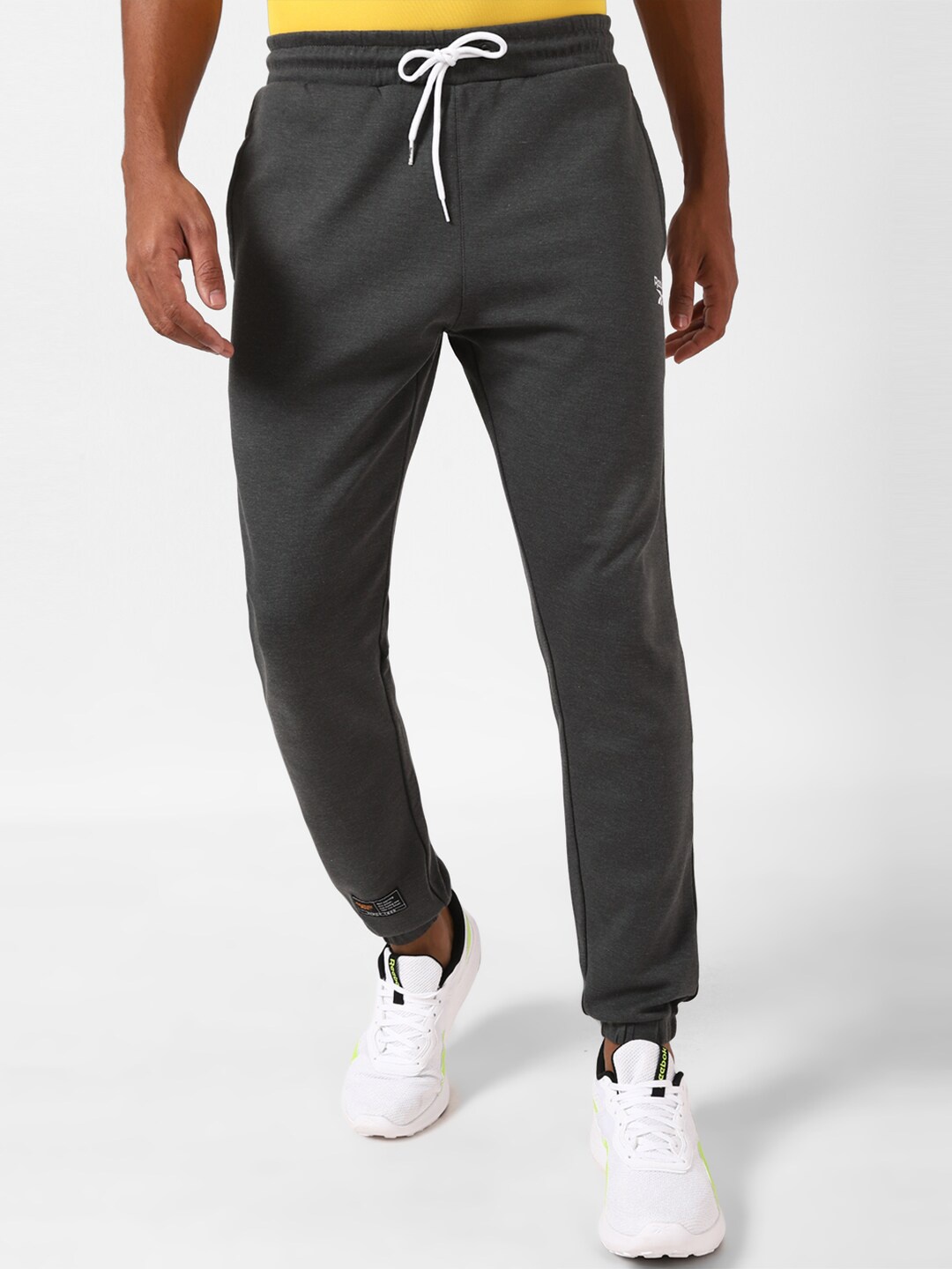 

Reebok Men Yg Dc Mid-Rise Joggers, Grey