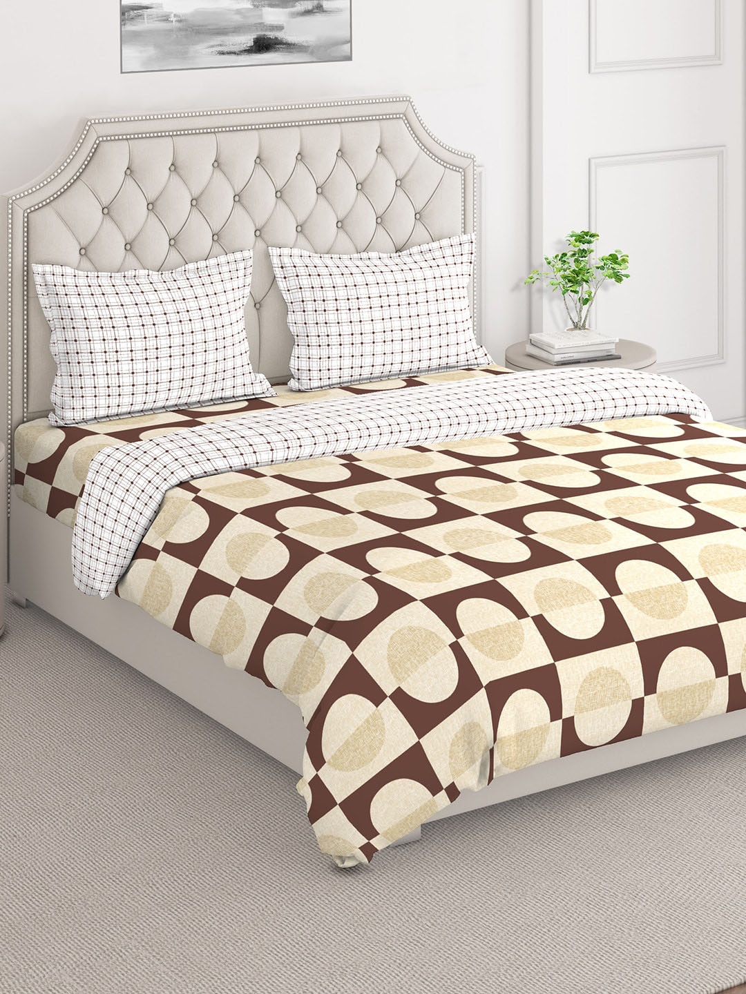 

Layers Beige & Brown Printed Cotton Superfine Double King Bedding Set