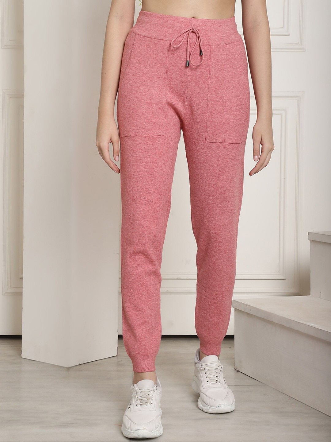 

NEUDIS Women Regular Fit Mid-Rise Joggers, Pink