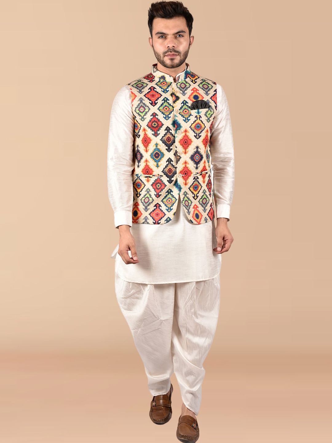 

PRINTCULTR Mandarin Collar Long Sleeve Regular Pure Silk Kurta Set With Nehru jacket, White
