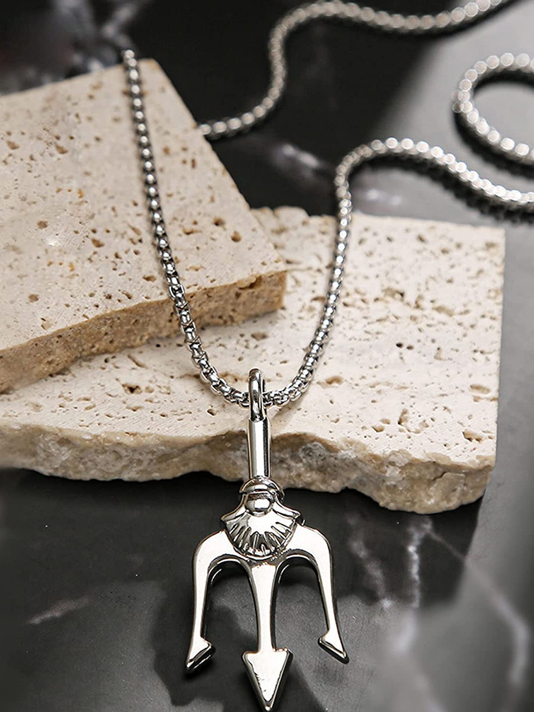 

MEENAZ Silver-Plated Trishul-Charm Pendant With Chain