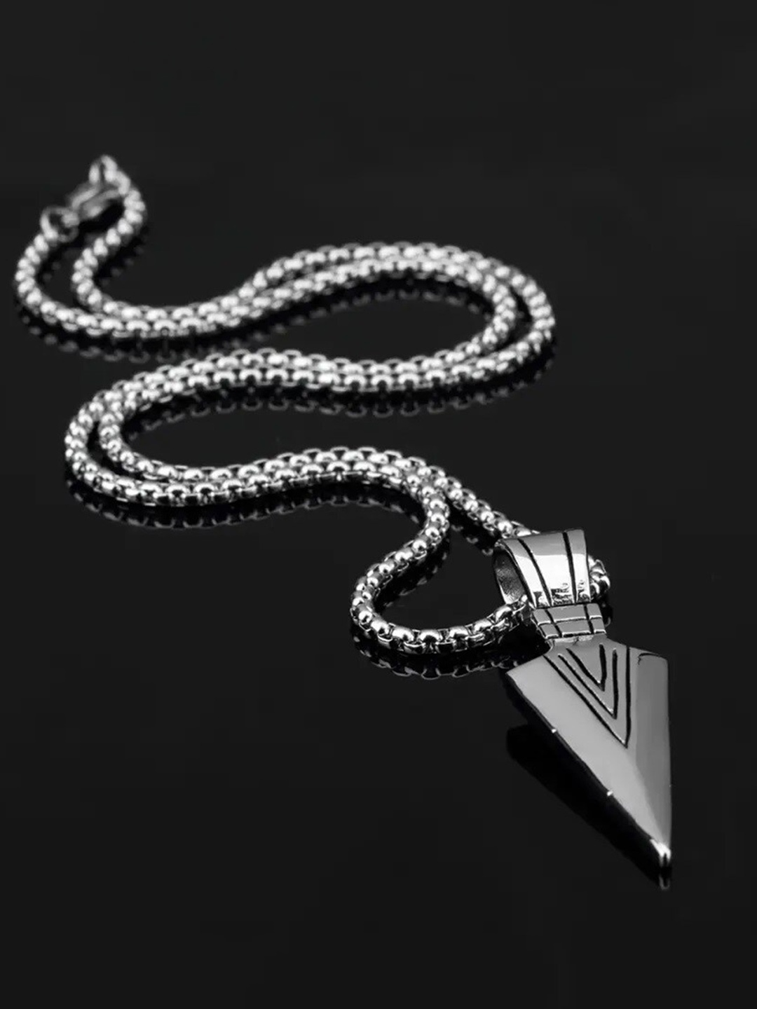 

MEENAZ Silver-Plated Arrow-Shaped Oxidised Pendant with Chain