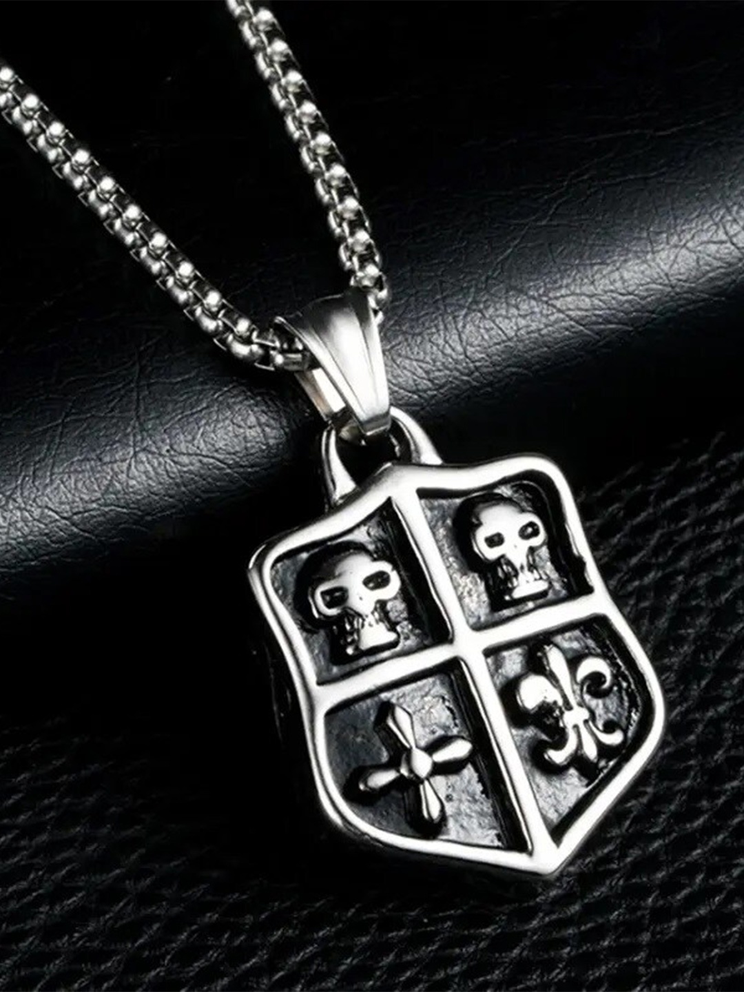 

MEENAZ Men Silver-Plated Charm Contemporary Pendant With Chain