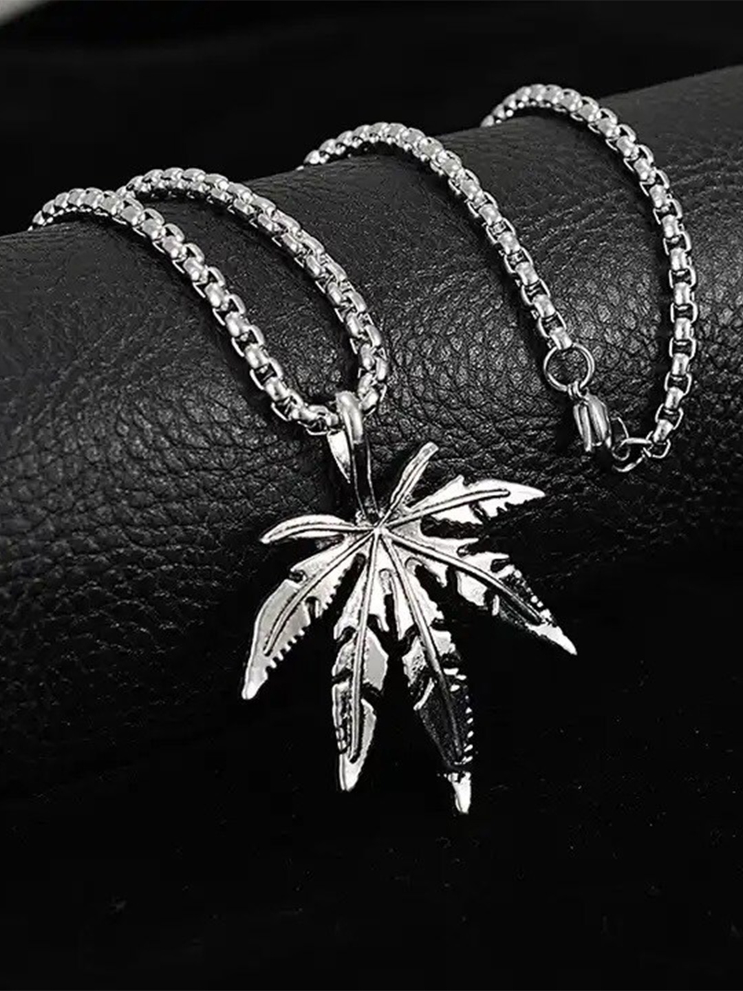 

MEENAZ Silver-Plated Leaf-Shaped Oxidised Pendants With Chains
