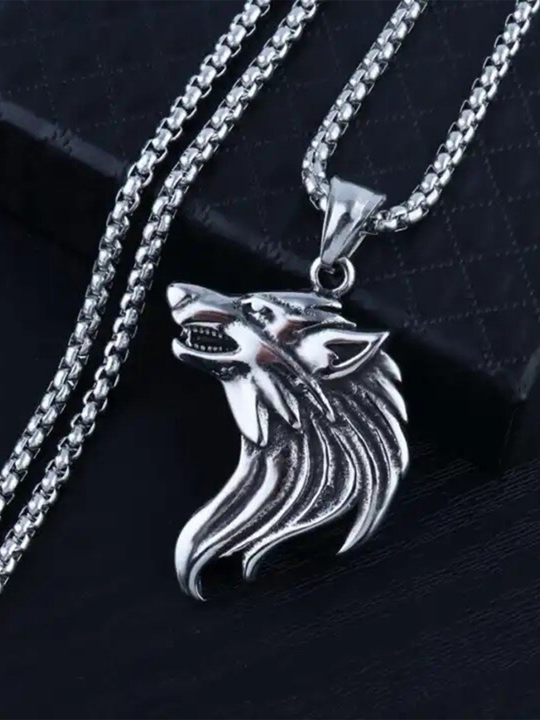 

MEENAZ Silver-Plated Lion-Shaped Charm Pendant With Chain