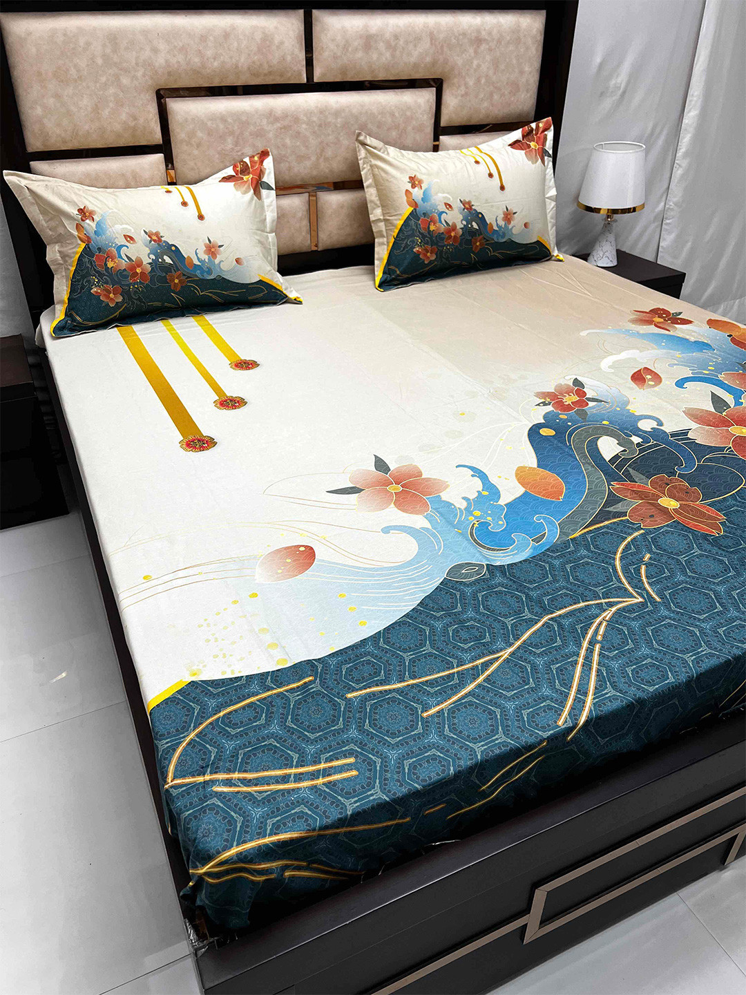 

Pure Decor Majestic Blue & White Floral Cotton 400 TC King Bedsheet with 2 Pillow Covers