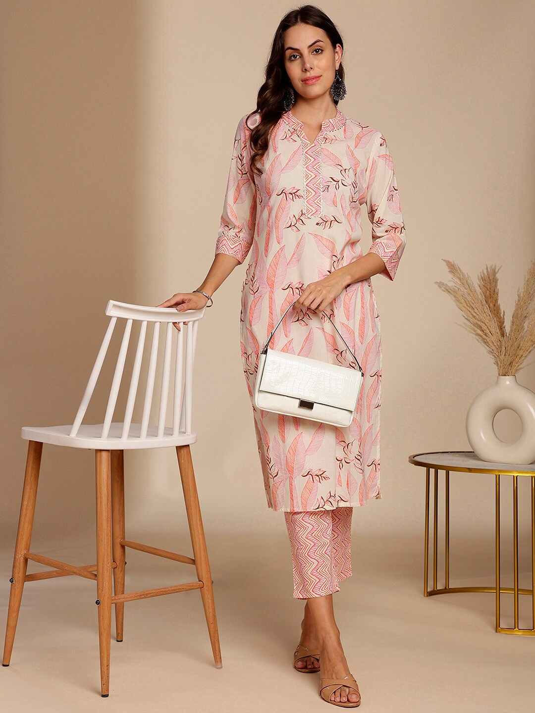 

Anouk Off White Floral Printed Gotta Patti Detail Pure Cotton Straight Kurta With Trouser