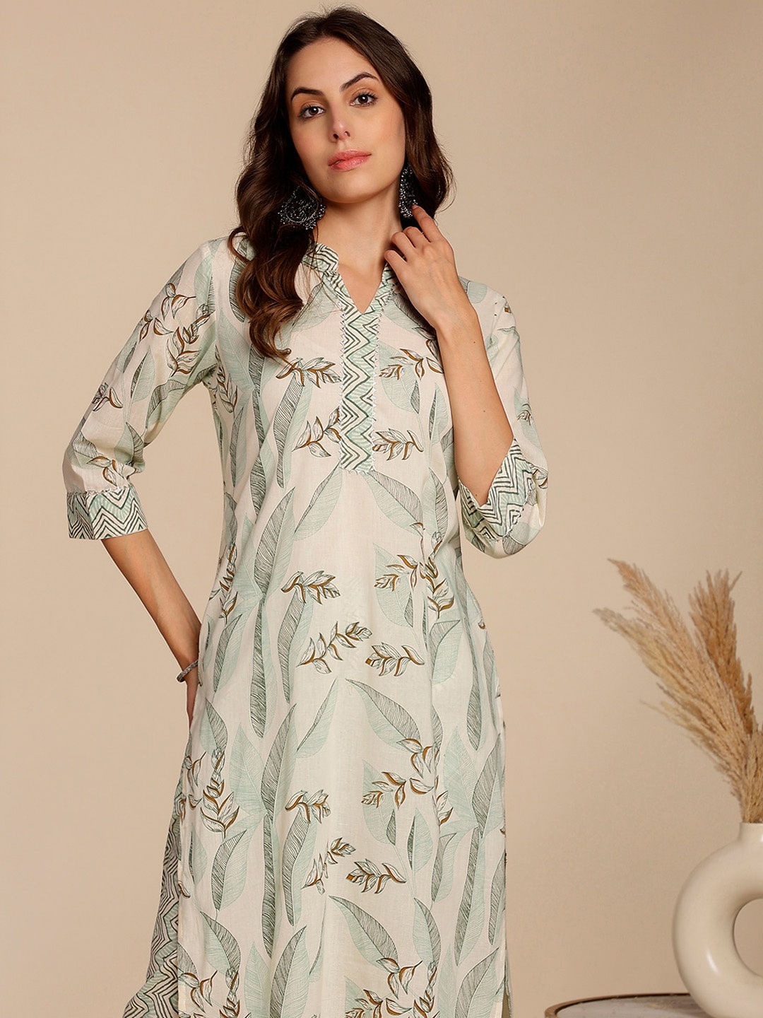 

Anouk Off White Floral Printed Mandarin Collar Pure Cotton Kurta with Trousers